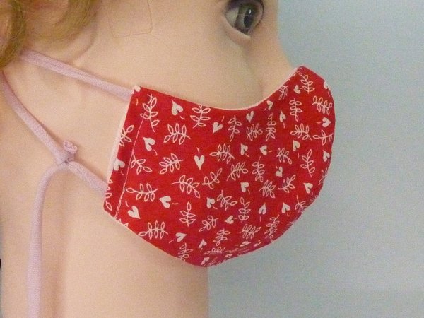 BostyBo Alltags-Maske mit Ohr-Band Herz-Muster rot/ weiß